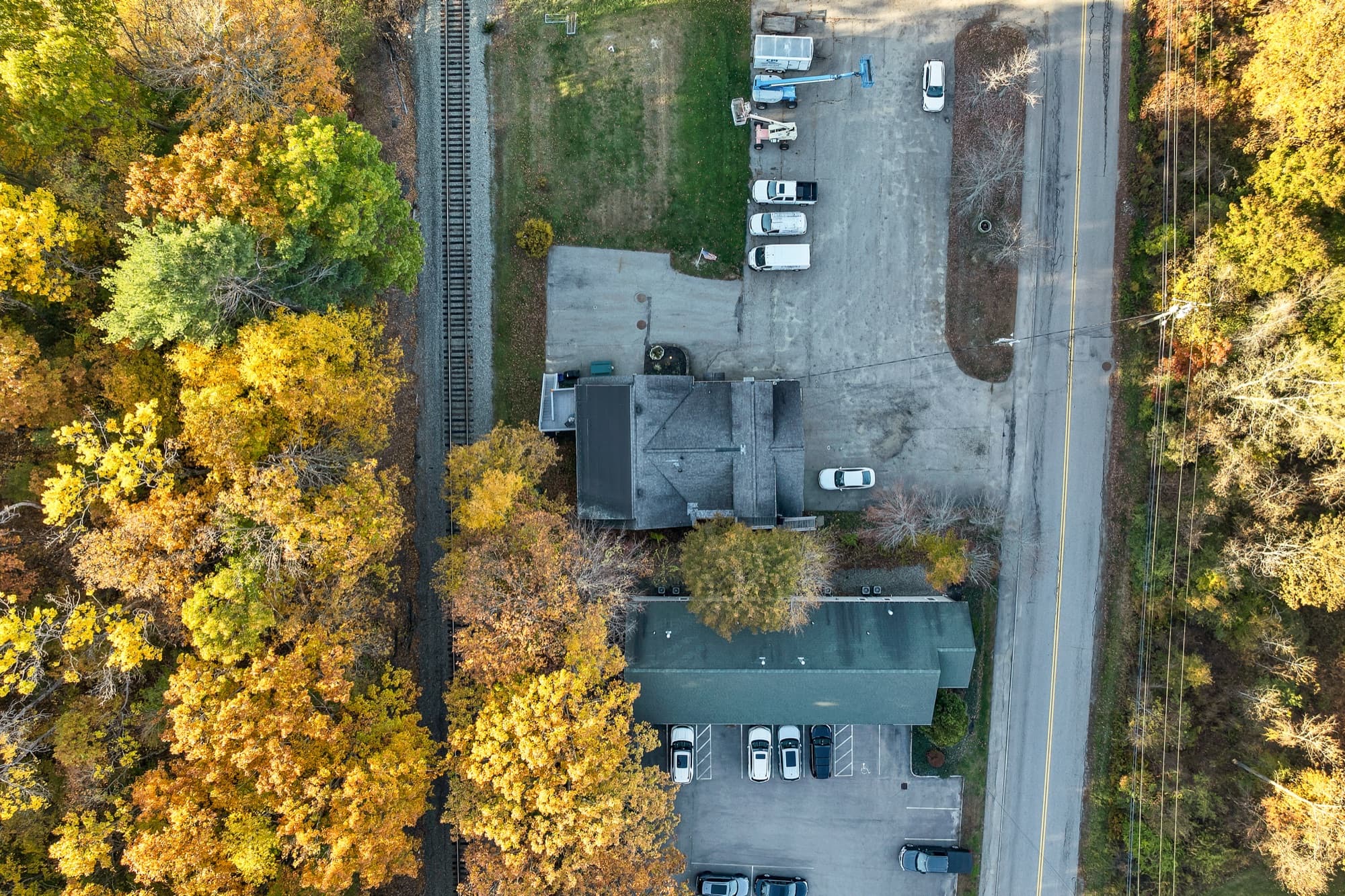 The building and lot from directly above, with Cheswill Street and the rail line